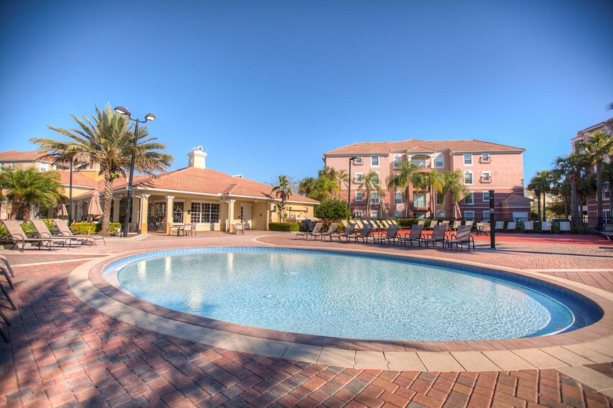 4816 Cayview Avenue 407 * Orlando