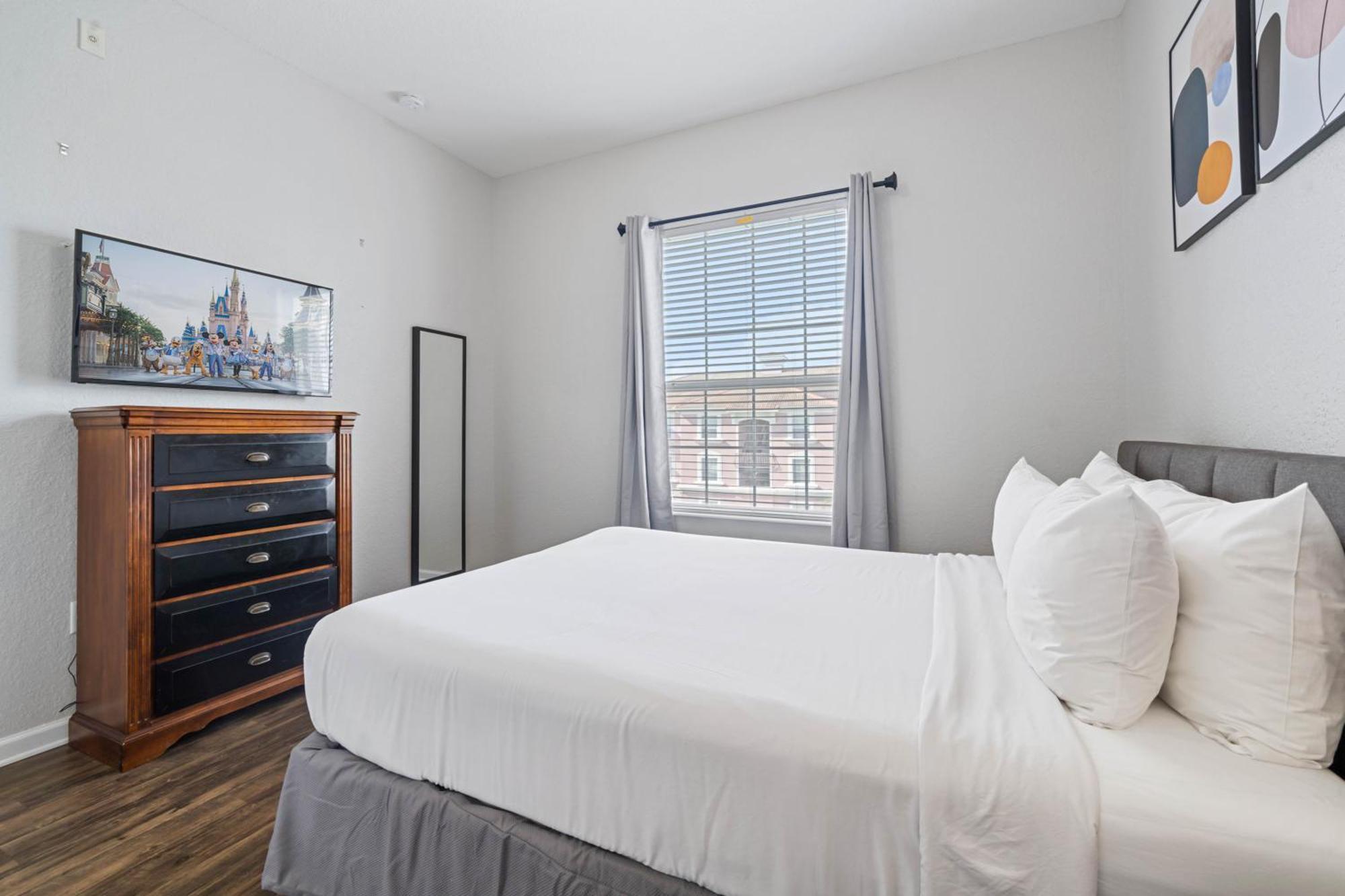 4816 Cayview Avenue 407 Apartment