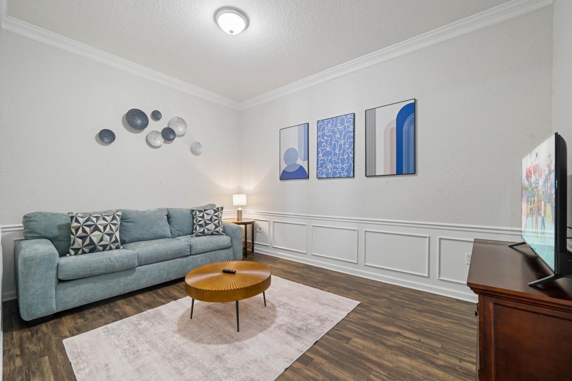 Apartment 4816 Cayview Avenue 407